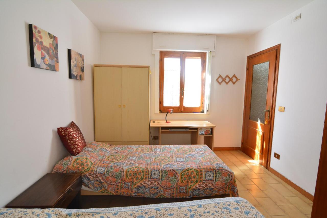 Casa Vacanze I Girasoli Иглесиас Екстериор снимка